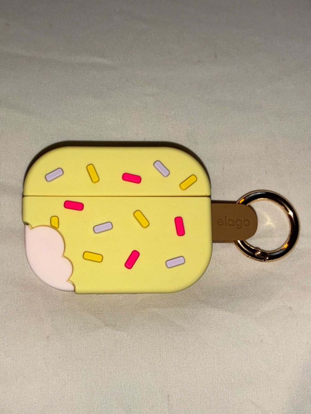 APPLE AIRPODS PRO 2 Silicone Key Ring Case - Yellow Ice Cream w/ Pink Sprinkles